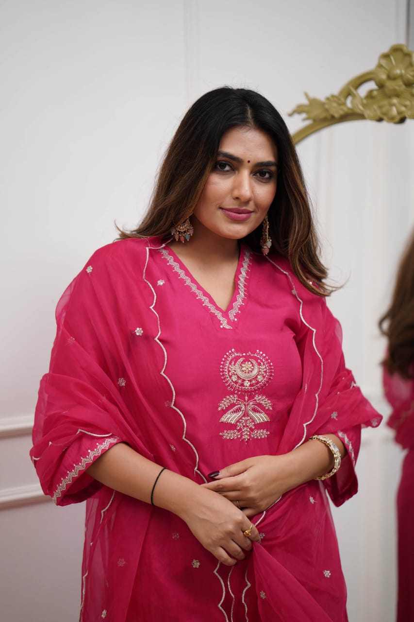 Viscose Chanderi Embroidered Kurti Set with Organza Dupatta