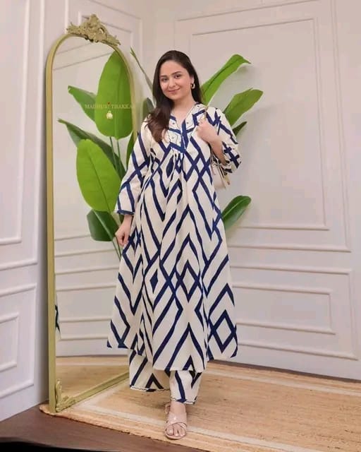 Elegant Embroidered Rayon Kurti Set – Off White