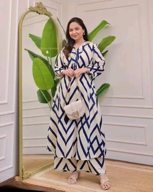 Elegant Embroidered Rayon Kurti Set – Off White