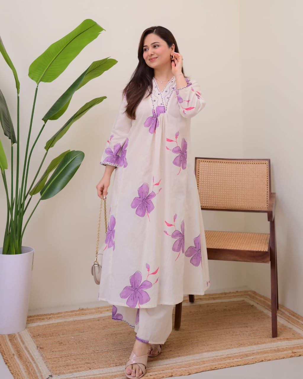 Floral Printed Rayon Kurti Pant Set – White
