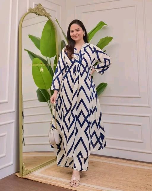 Elegant Embroidered Rayon Kurti Set – Off White