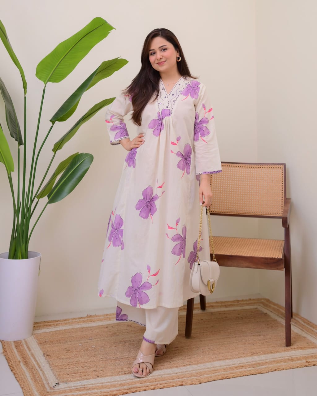 Floral Printed Rayon Kurti Pant Set – White