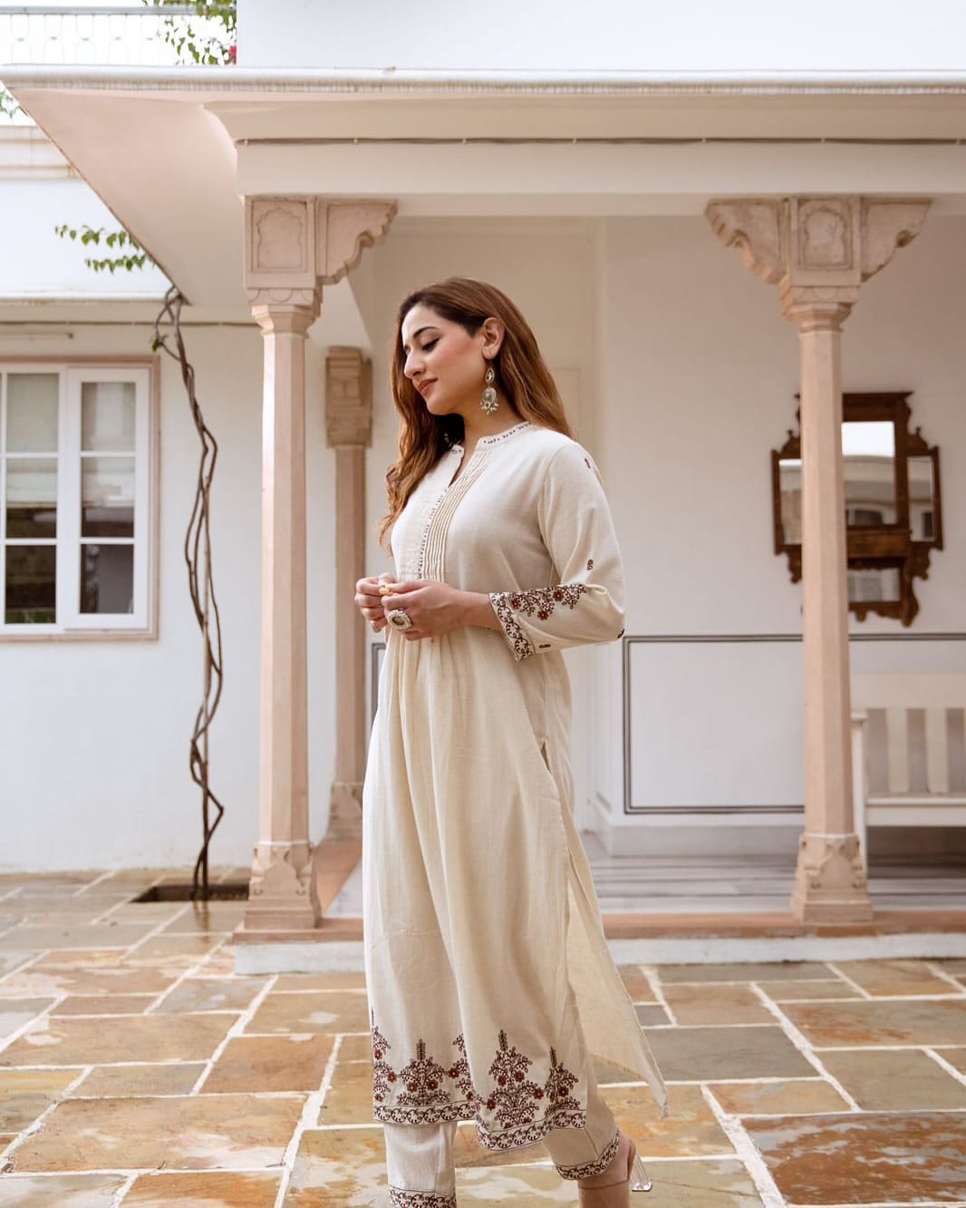 Taj South Cotton Embroidered Suit Set – Cream